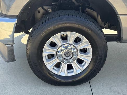 Used 2022 Ford F250 XLT AWD/4WD image 4