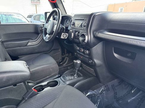 Used 2018 Jeep Wrangler Unlimited Sport S AWD/4WD image 12