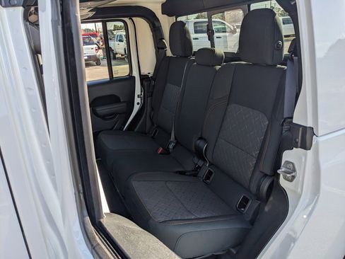 New 2026 Jeep Gladiator Mojave image 39