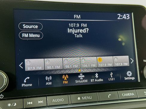 Used 2023 Nissan Rogue SV w/ SV Premium B Package image 21