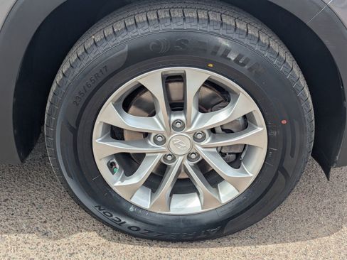 Used 2019 Hyundai Santa Fe SE FWD image 9