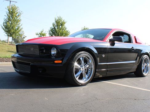 Used 2006 Ford Mustang GT RWD image 25