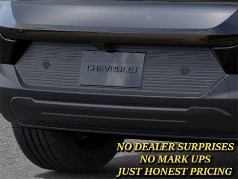 New 2026 Chevrolet Equinox EV LT image 14