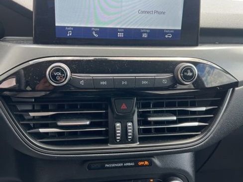 Used 2024 Ford Escape Active w/ Cold Weather Package FWD image 16