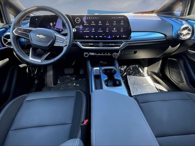 Certified 2024 Chevrolet Equinox EV LT w/ LPO, Blackout Package FWD image 9