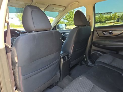 Used 2017 Nissan Rogue S FWD image 16