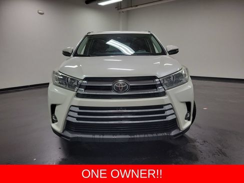 Used 2019 Toyota Highlander Limited Platinum AWD/4WD image 2
