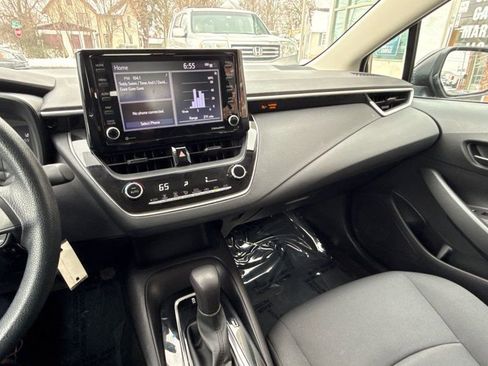 Used 2022 Toyota Corolla LE image 24