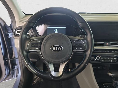 Used 2020 Kia Niro Touring image 17