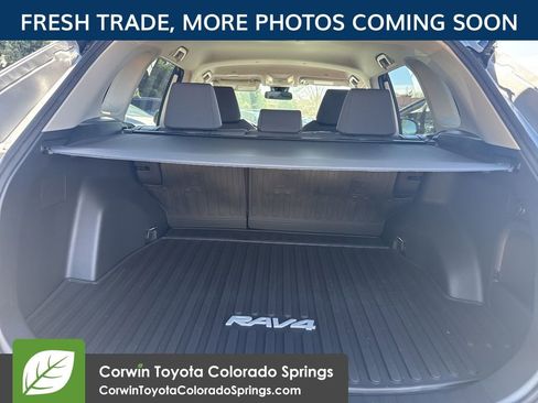 Used 2025 Toyota RAV4 XLE image 9