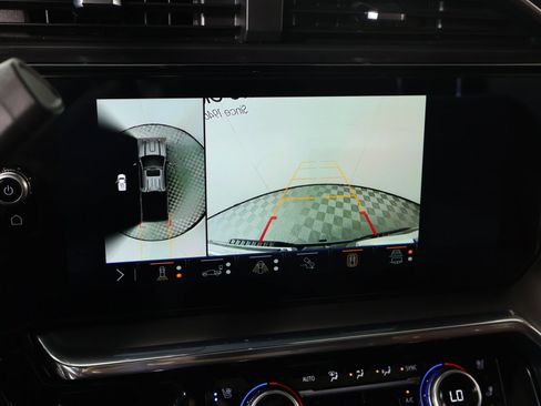 Used 2025 GMC Sierra 2500 Denali Ultimate AWD/4WD image 6