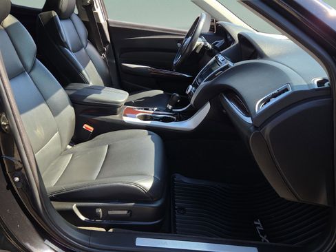 Used 2017 Acura TLX image 15