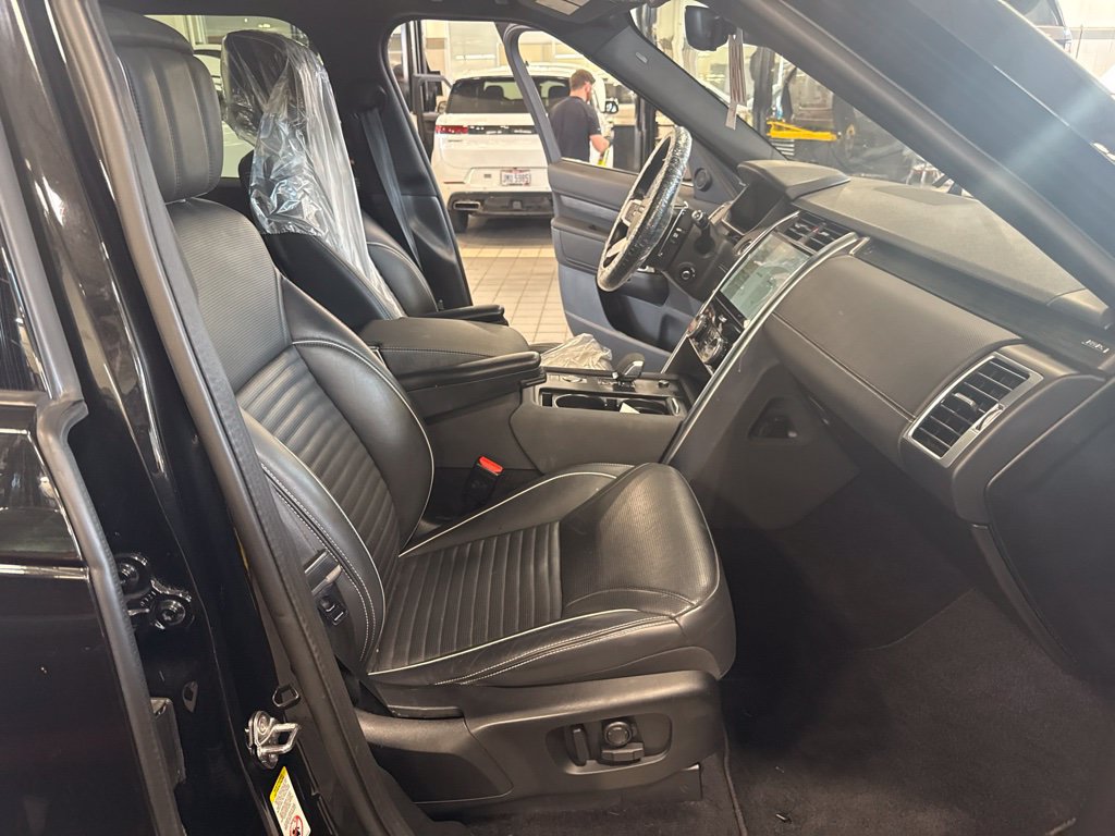 Used 2022 Land Rover Discovery HSE R-Dynamic AWD/4WD image 20