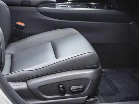 Certified 2025 Lexus UX 300h FWD image 25