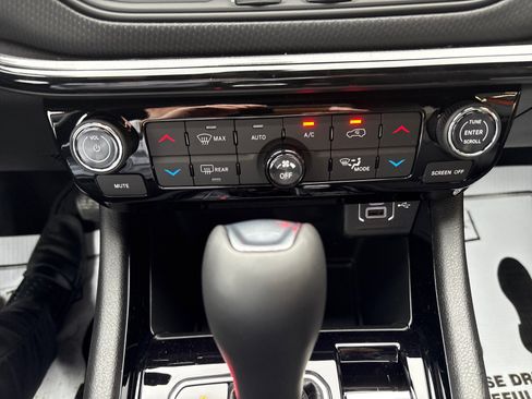 New 2026 Jeep Compass Latitude image 16