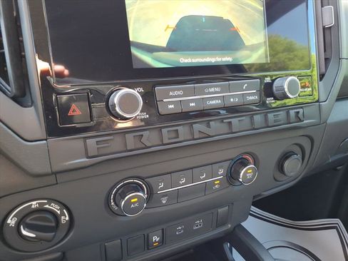 Certified 2025 Nissan Frontier S AWD/4WD image 24