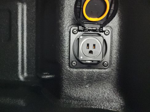 Used 2024 GMC Sierra 2500 Denali w/ Denali Reserve Package image 33