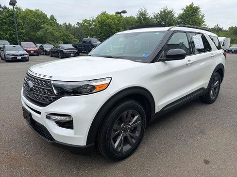 Certified 2023 Ford Explorer XLT w/ Equipment Group 202A AWD/4WD image 4