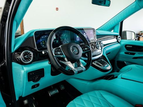 Used 2023 Mercedes-Benz Metris Passenger image 34