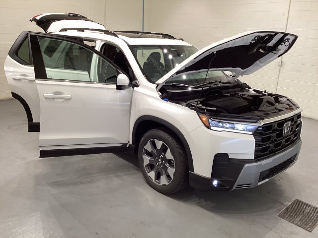 New 2026 Honda Pilot Elite image 9