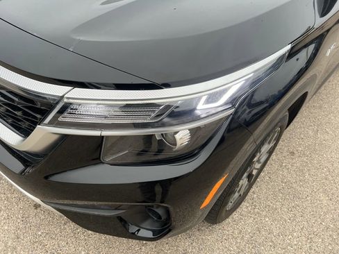 Certified 2022 Kia Seltos EX image 30