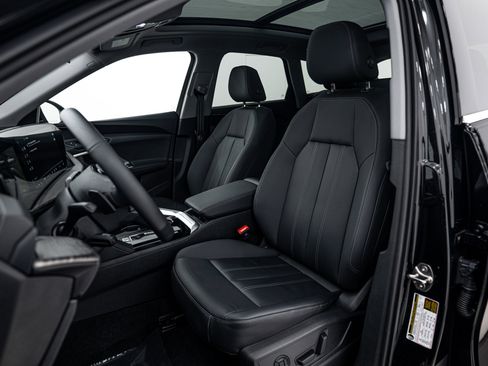 Used 2025 Audi Q5 Premium w/ Convenience Package AWD/4WD image 14