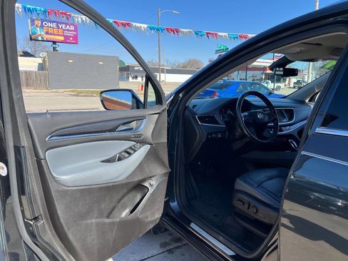Used 2019 Buick Enclave Premium image 7