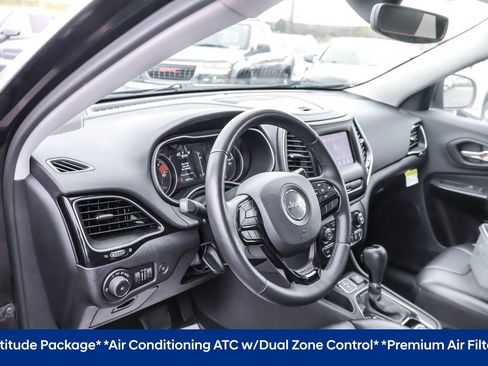 Used 2019 Jeep Cherokee Latitude Plus FWD image 5