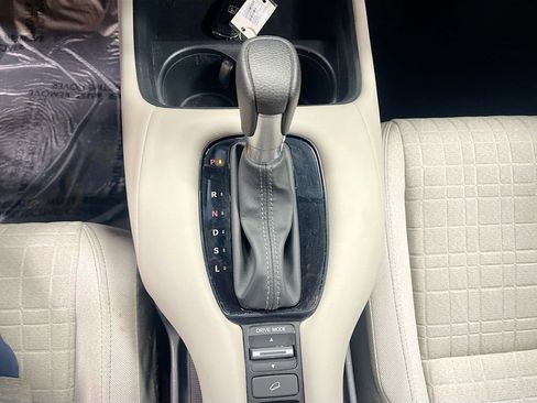 Used 2023 Honda HR-V LX image 16