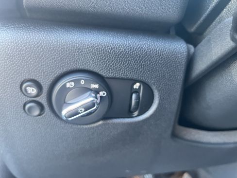 Used 2022 MINI Cooper 4-Door Hardtop FWD image 13