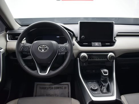 Used 2025 Toyota RAV4 XLE Premium AWD/4WD image 15
