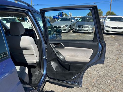 Used 2017 Subaru Forester 2.5i w/ Alloy Wheel Package image 28