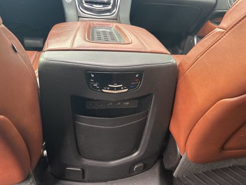 Used 2017 Cadillac Escalade ESV Premium Luxury image 17