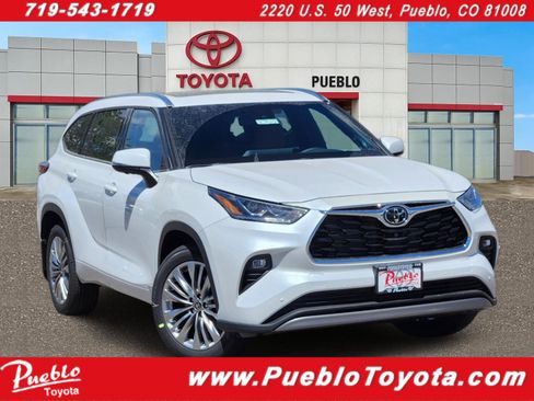 New 2026 Toyota Highlander Platinum AWD/4WD image 1