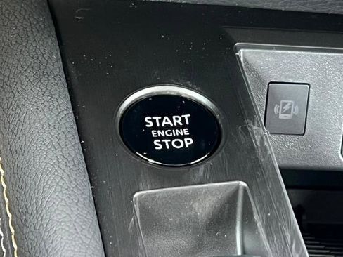 Certified 2025 Nissan Kicks SV image 24