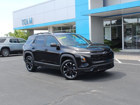 New 2026 Chevrolet Equinox RS w/ Convenience Package III FWD image 2