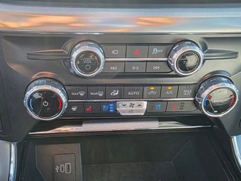 Used 2025 Ford F150 Lariat AWD/4WD image 20