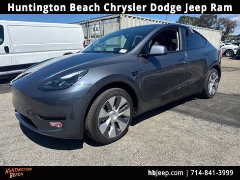 Used 2023 Tesla Model Y 2WD image 1