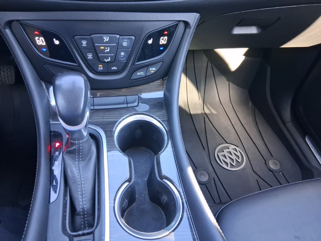 Used 2020 Buick Envision Essence AWD/4WD image 33