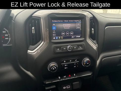 Used 2021 Chevrolet Silverado 1500 Custom Trail Boss w/ LPO, Dark Essentials Package AWD/4WD image 17