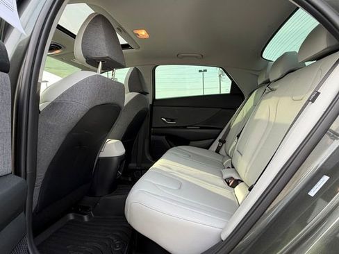 Used 2025 Hyundai Elantra Limited w/ Cargo Package image 7