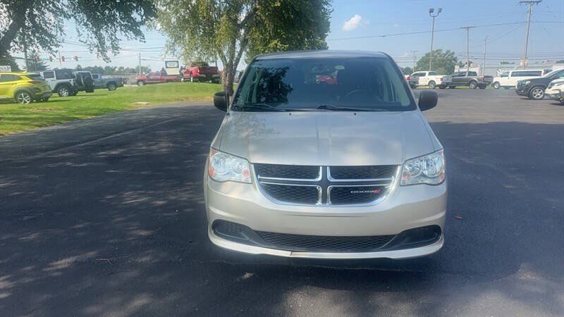 Used 2016 Dodge Grand Caravan SE w/ Quick Order Package 29E SE FWD image 3
