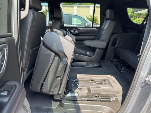 Used 2022 Chevrolet Suburban RST w/ Luxury Package image 48