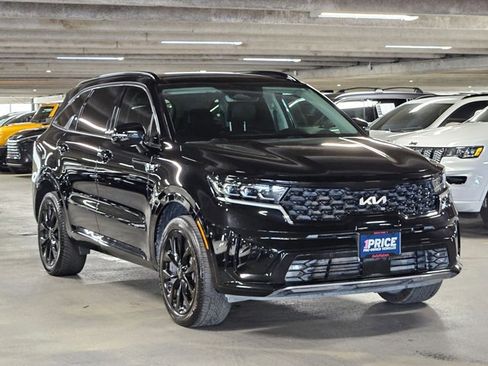 Used 2023 Kia Sorento SX AWD/4WD image 3