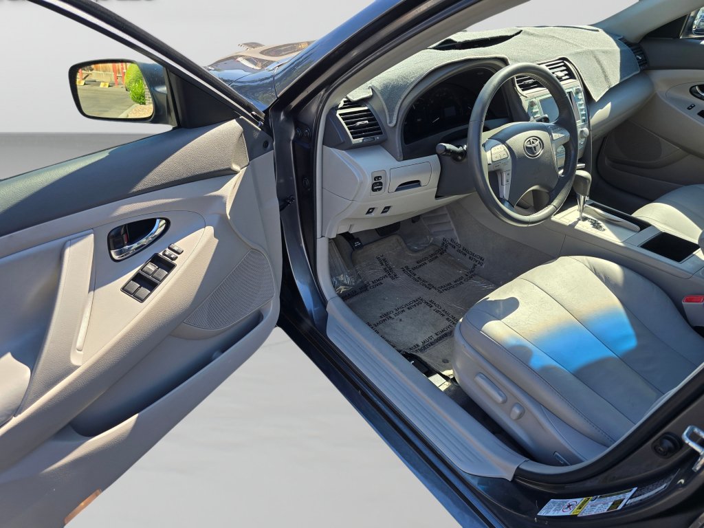 Used 2009 Toyota Camry Hybrid w/ Upgrade Pkg w/ Navigation FWD image 39