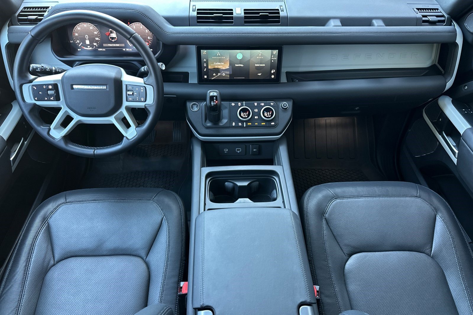 Used 2024 Land Rover Defender 110 X-Dynamic SE AWD/4WD image 14