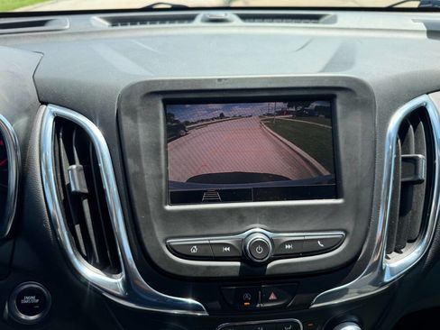 Used 2022 Chevrolet Equinox LT image 16