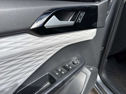 Used 2023 Volkswagen Taos S image 17