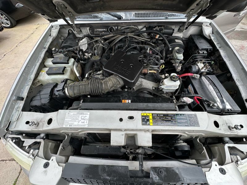 Used 2005 Ford Explorer Sport Trac 2WD image 19