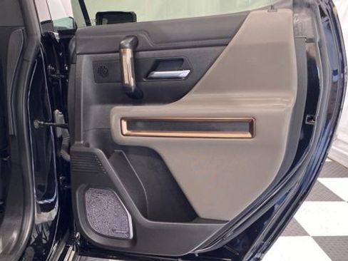 Used 2025 GMC Hummer EV 2X image 25